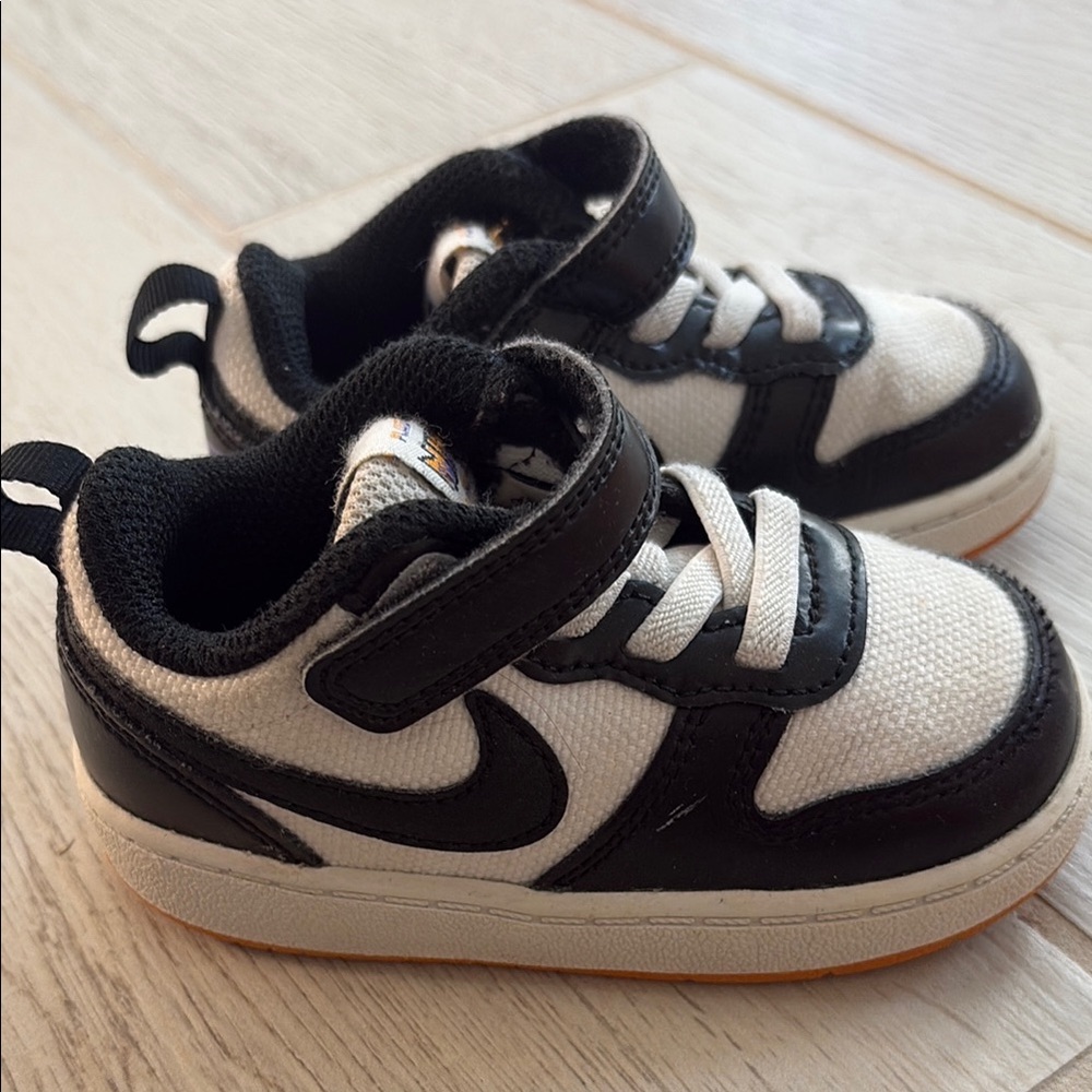 Nike Black and White Low-Top Sneakers with Velcro Strap